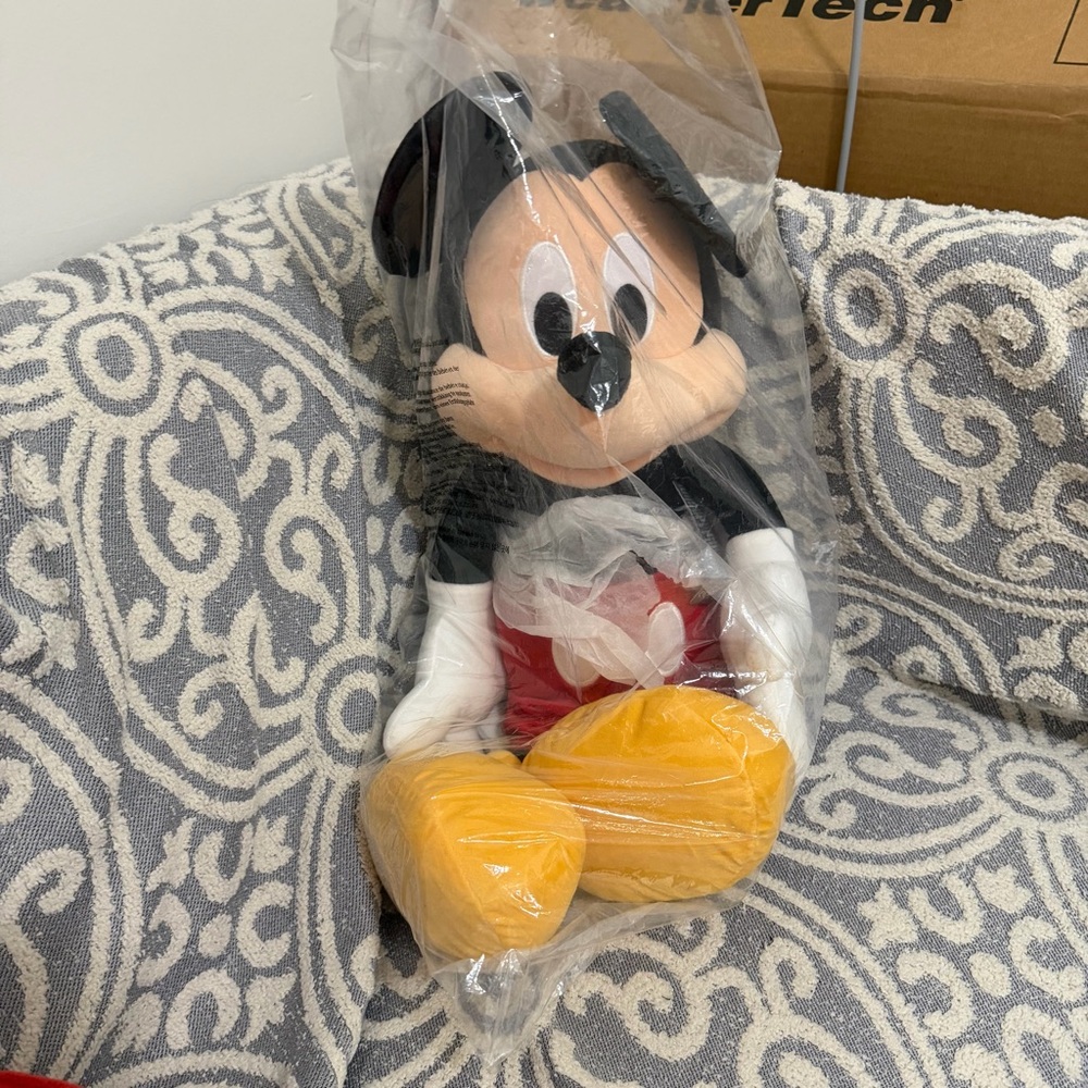 Disney 21.25 inch Mickey Mouse Plush NWT jumbo plushy stuffed animal